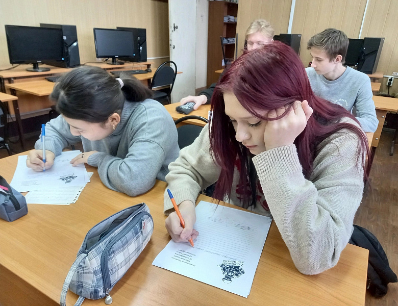 Письма надежды: как студенты поддерживают военнослужащих