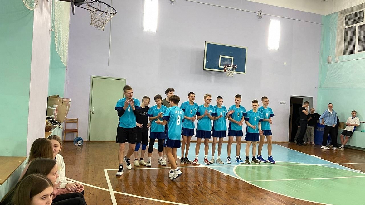 Стартовал турнир по волейболу