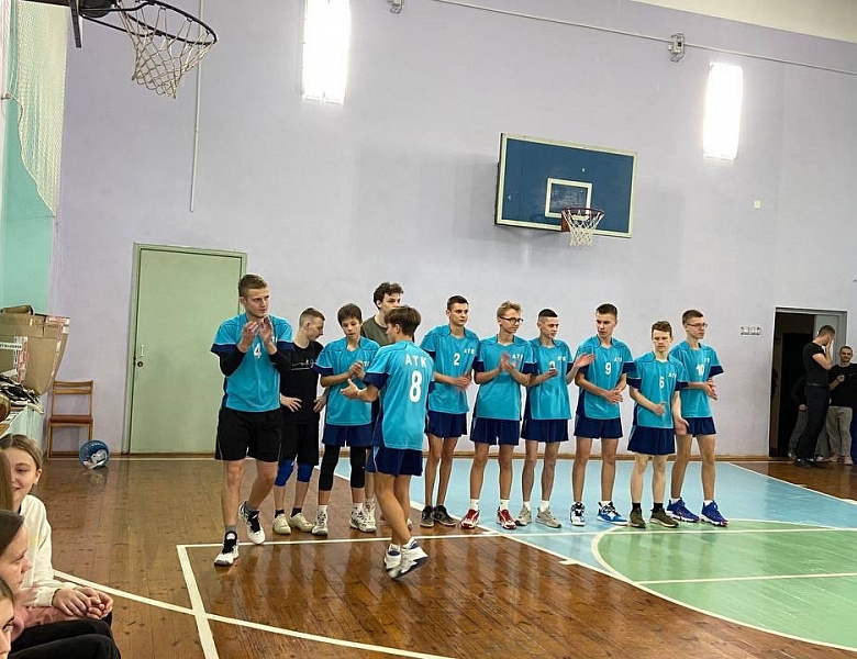 Стартовал турнир по волейболу