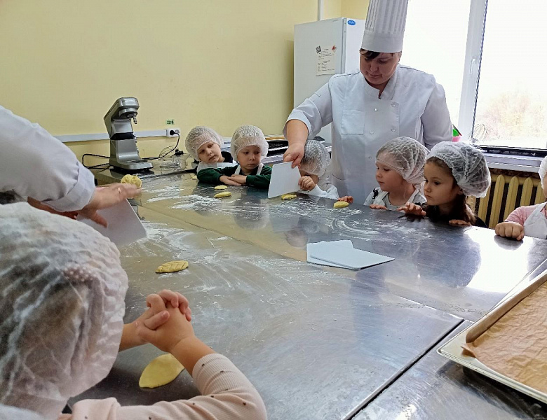 Воспитанники детского сада «Малыш» посетили  колледж