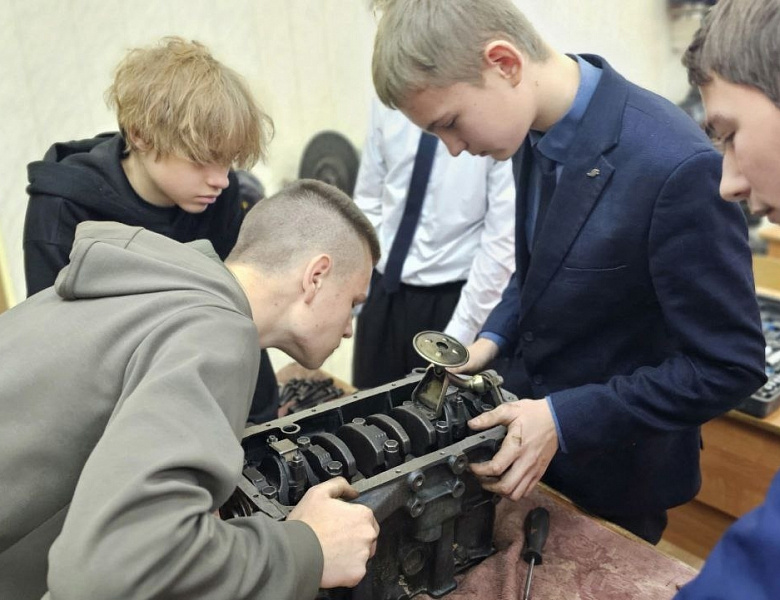  ПЕРВЫЕ ШАГИ В ПРОФЕССИЮ ДЕЛАЕМ ВМЕСТЕ