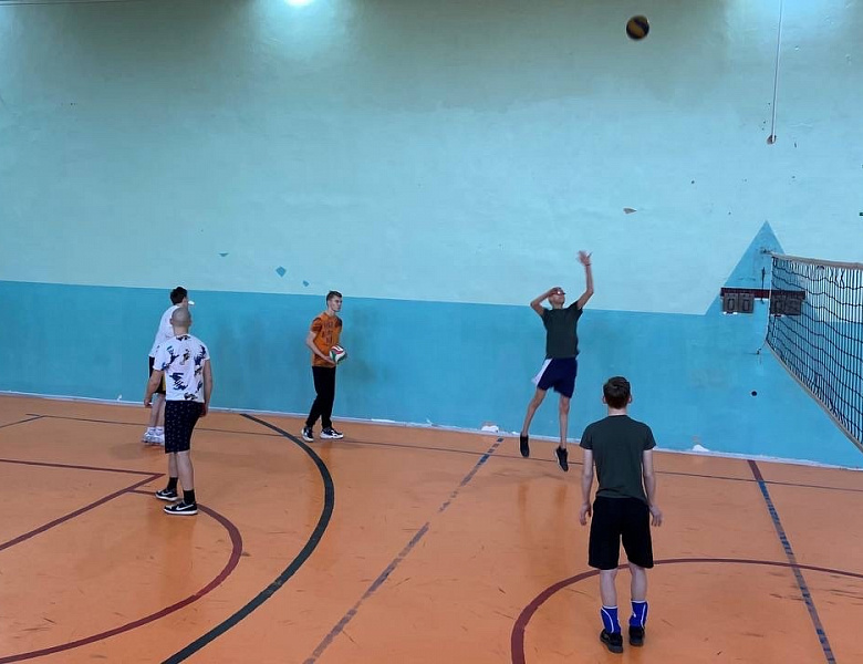 Волейбол на занятиях спортивного кружка