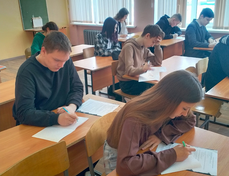 Память сильнее времени. Олимпиада по истории ВОВ
