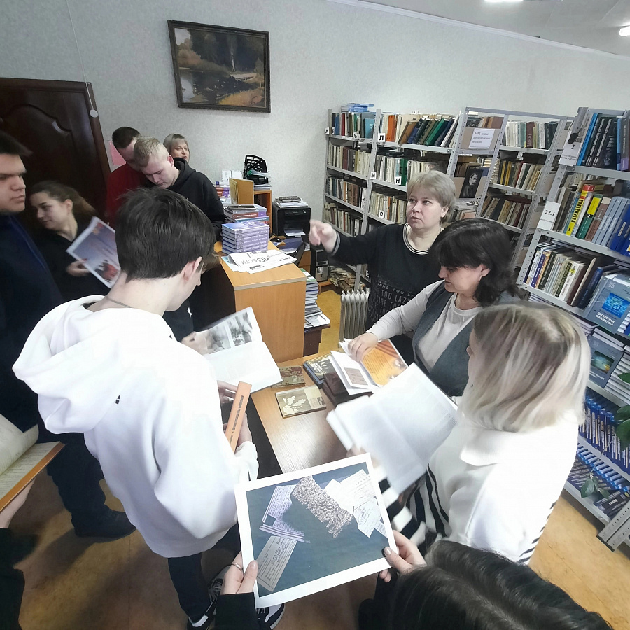  Конкурс. на лучшую книжную выставку. 313 группа