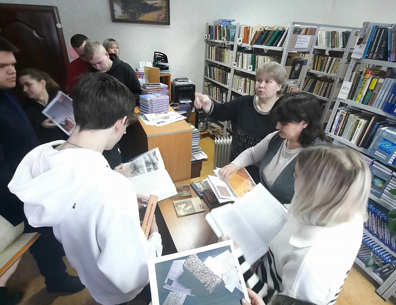  Конкурс. на лучшую книжную выставку. 313 группа