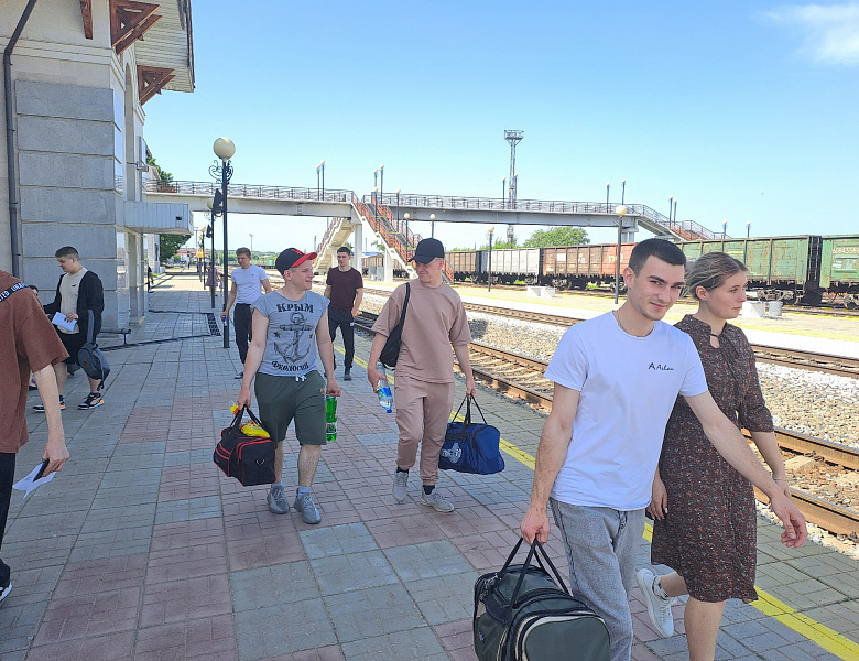Студенческий строительный отряд отправился на практику