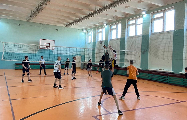 Волейбол на занятиях спортивного кружка