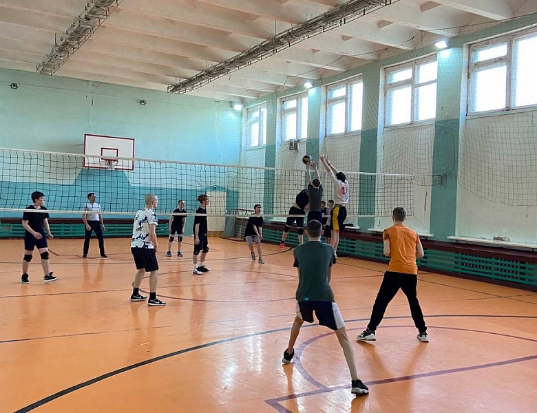 Волейбол на занятиях спортивного кружка