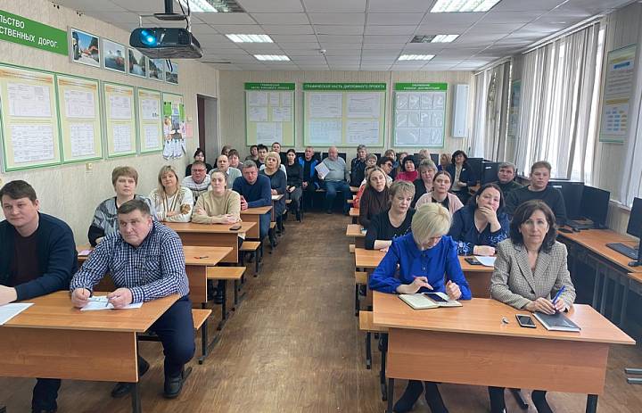 Занятие Школы профессионального мастерства в колледже