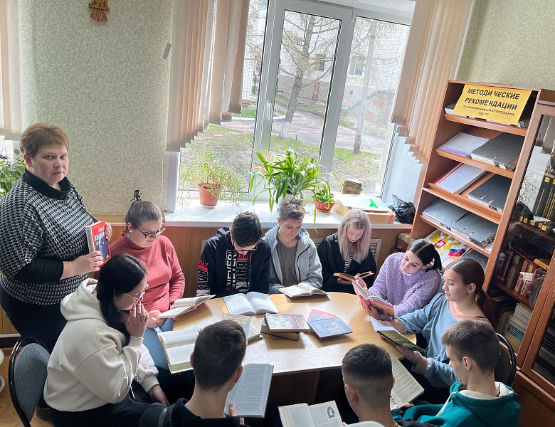 Студенты 3 курса посетили библиотеку