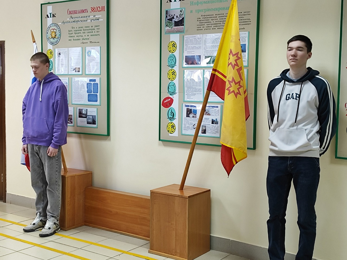 Вынос флагов 11 марта