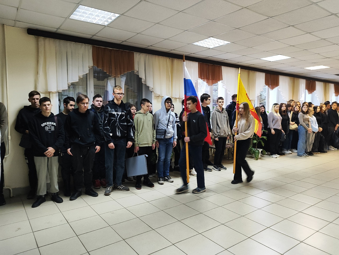 Вынос флагов 28 октября