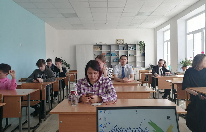 По итогам Республиканской олимпиады по дисциплине  «Иностранный язык»  среди студентов профессиональных образовательных организаций Чувашской Республики