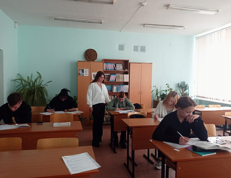 Анкетирование со студентами первых курсов