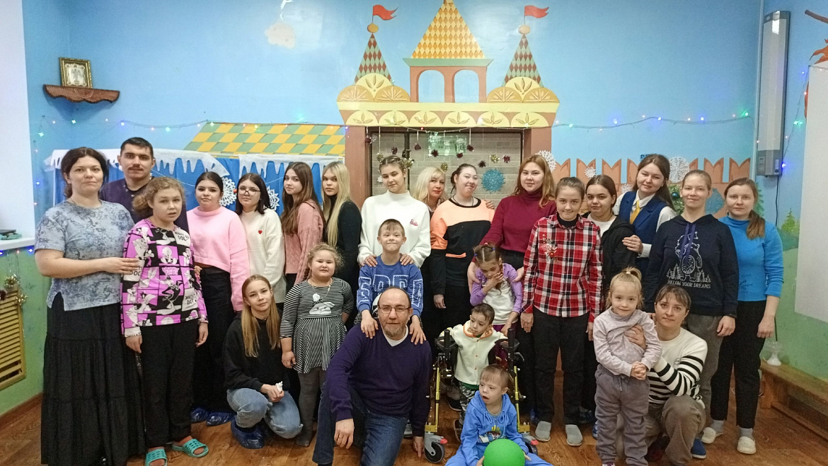Посетили центр помощи детям-инвалидам