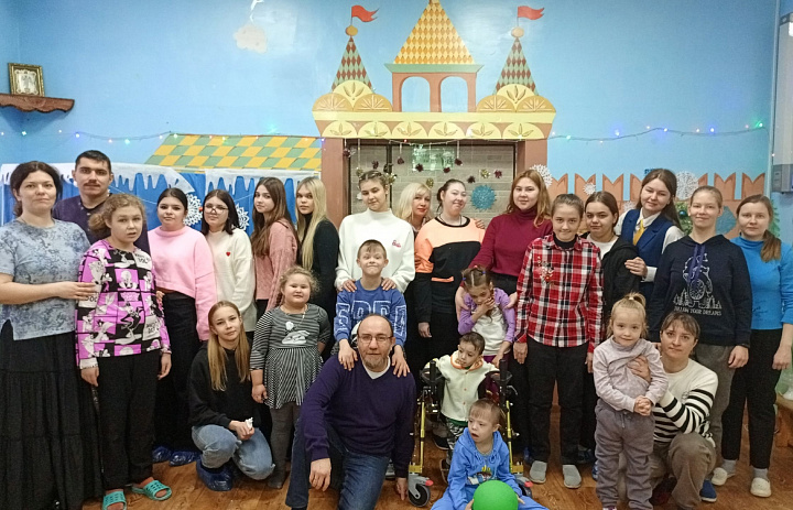 Посетили центр помощи детям-инвалидам