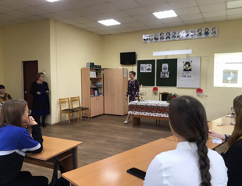 «Моим стихам, написанным так рано…»