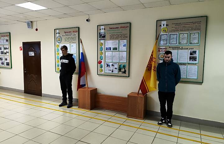 Вынос флагов 19 февраля