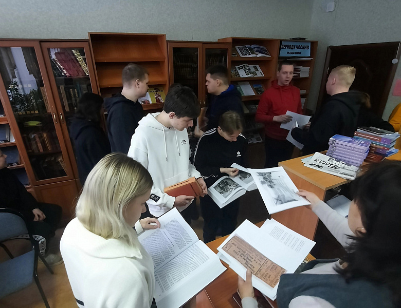  Конкурс. на лучшую книжную выставку. 313 группа