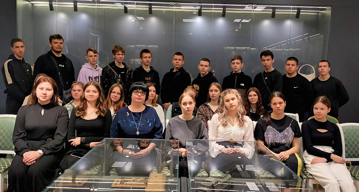 Фотовыставка «Вышитая карта России»