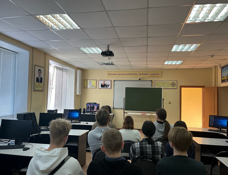 Разговоры о важном на тему: «КРЫМ И СЕВАСТОПОЛЬ: 10 ЛЕТ В РОДНОЙ ГАВАНИ»