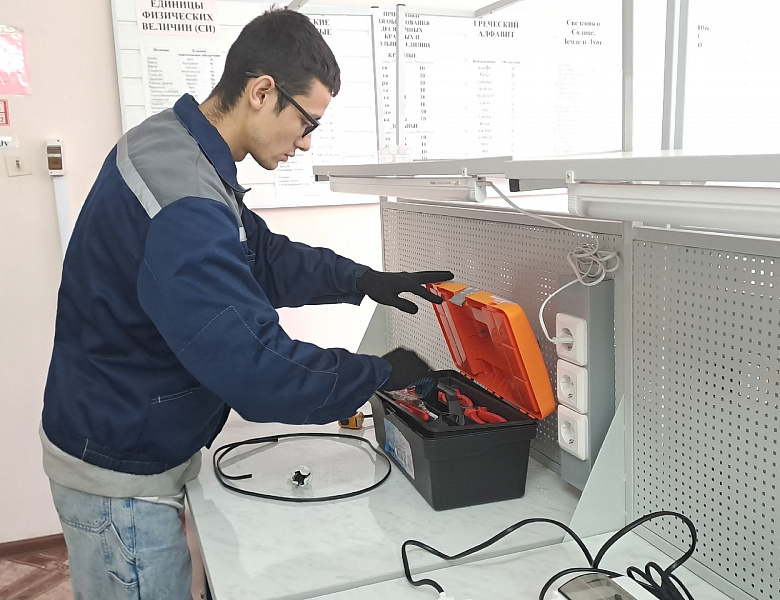 Финальные испытания будущих электромонтеров