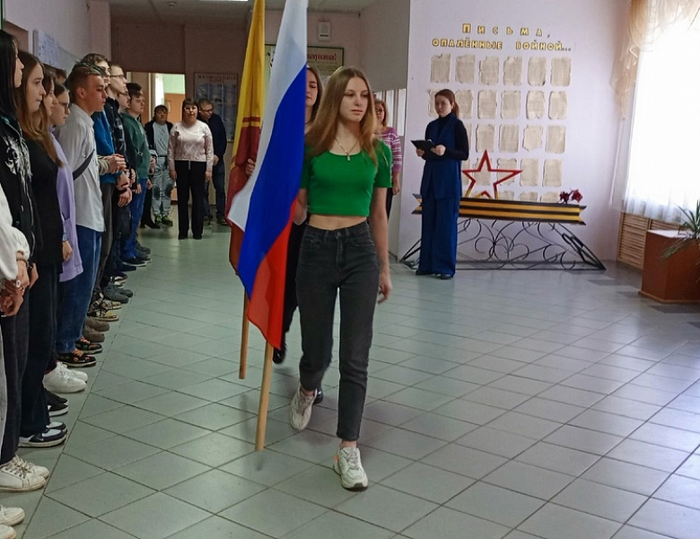 Вынос флагов 17 марта