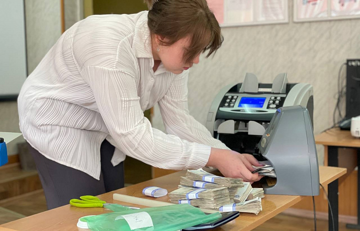 Студенты активно осваивают профессию на МДК "Организация кассовой работы"