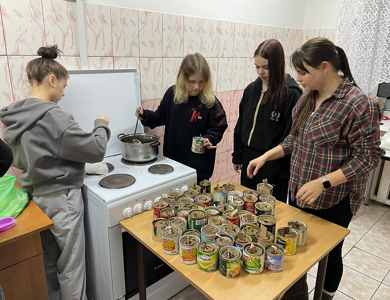 Изготовили окопные свечи