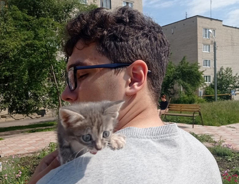 Акция по уборке детской территории "Стрелка парк"