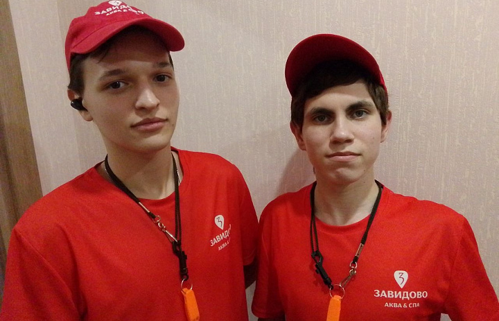 Наши студенты покорили аквапарк Завидово!