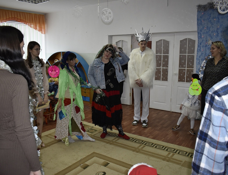 Новогодняя сказка для малышей Дома малютки