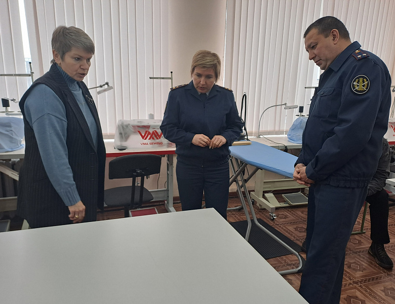 Экскурсия сотрудников женской исправительной колонии в Алатырский технологический колледж 