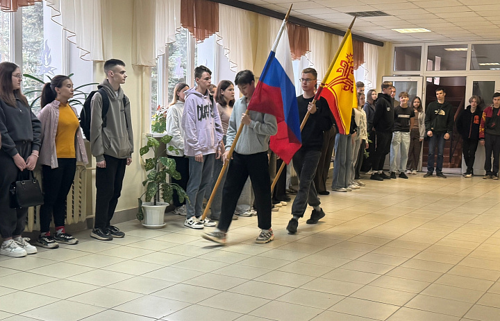 Вынос флагов 12 мая