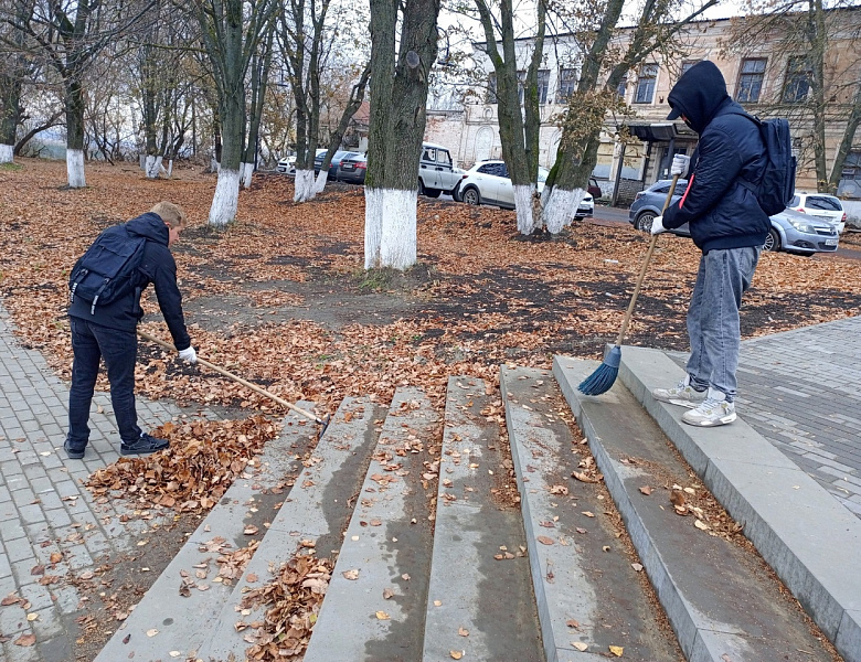  Субботник на Обелиске