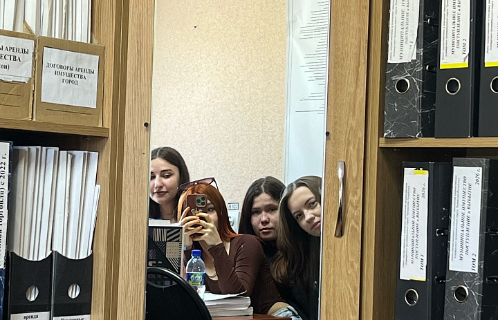 А вы знали, что будущие специалисты-землеустроители из группы 213 уже сейчас вносят свой вклад в жизнь города? 
