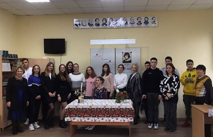 «Моим стихам, написанным так рано…»