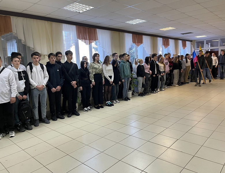 Вынос флагов 17 марта