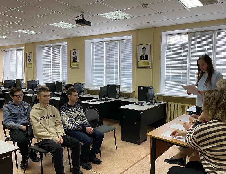 Внутренний отбор чемпионата «Профессионалы» продолжается.