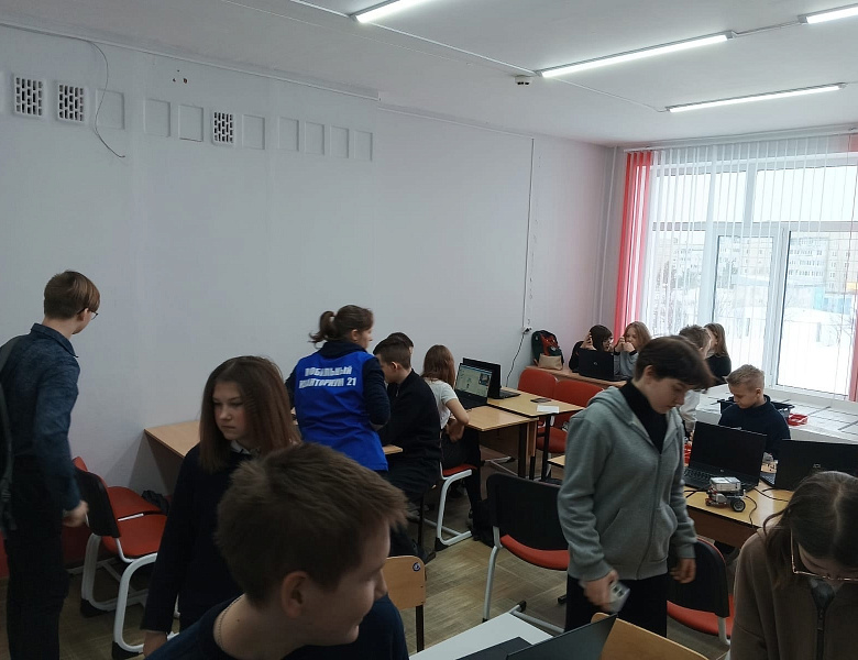 Мобильный технопарк "Кванториум" продолжает свою работу в МБОУ "СОШ №7" г.Алатырь ЧР