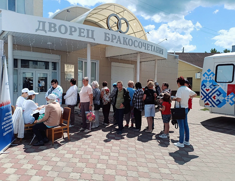 Волонтеры "Чистые сердца"  не сидят без дела.