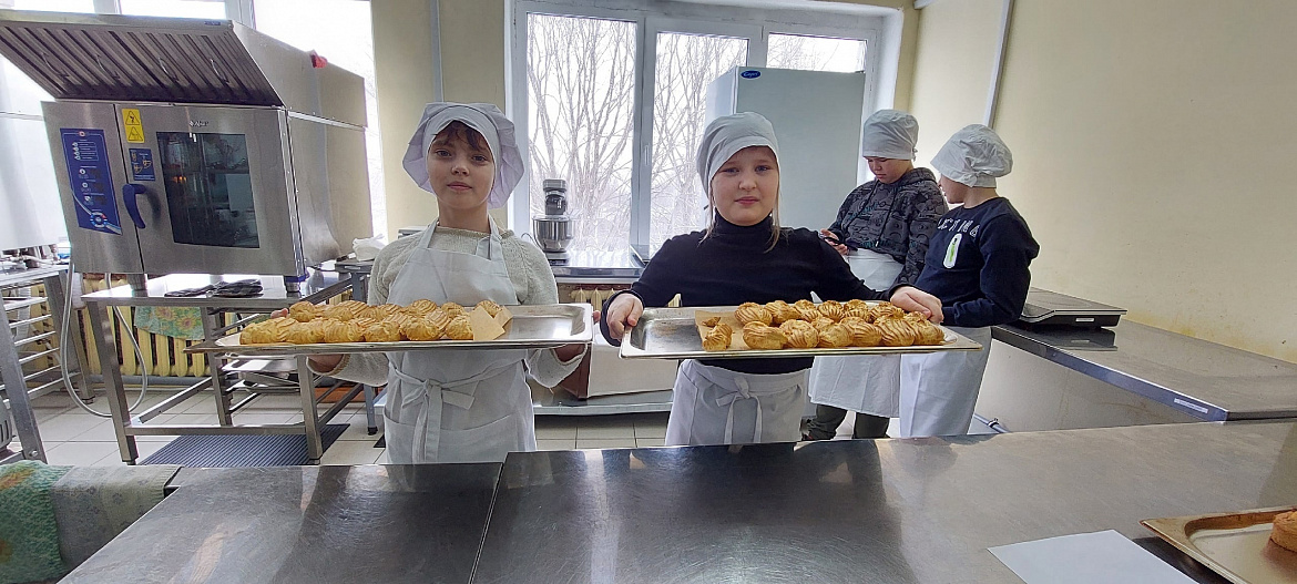  Обучение по программе "Юный кондитер" продолжается