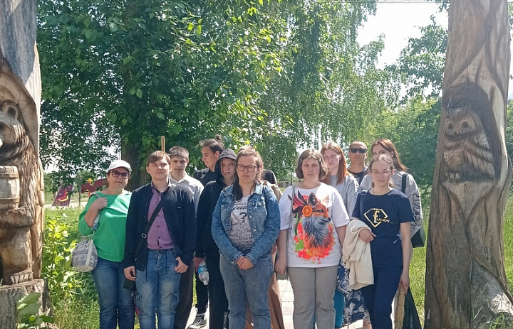 Акция по уборке детской территории "Стрелка парк"