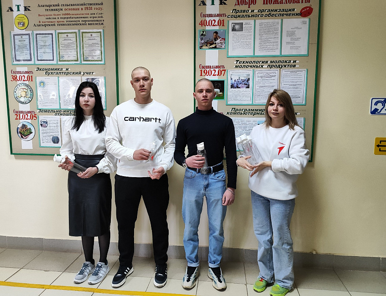 Четырнадцатую неделю года начали с награждений! 