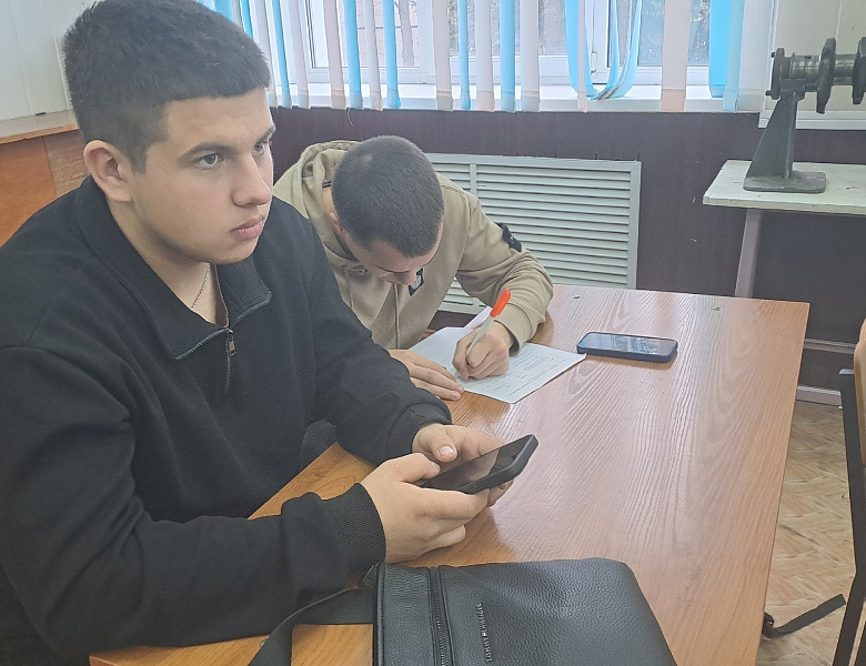 Студенты  колледжа осваивают  профессию «Сварщик ручной дуговой сварки плавящимся покрытым электродом»