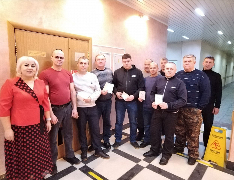 Вручение свидетельств о повышении квалификации «Профессиональное мастерство водителей транспортных средств»