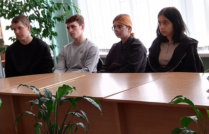 «Россия умная: узнаю о профессиях и достижениях в сфере образования»