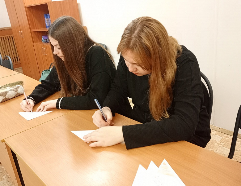 Письма надежды: как студенты поддерживают военнослужащих
